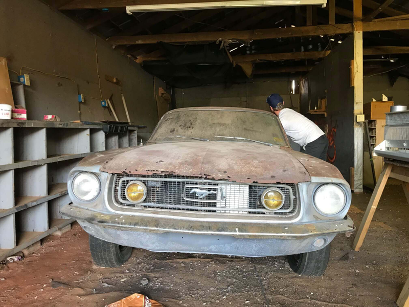 Illustration for article titled This Barn Find 1968 Ford Mustang Fastback Came With the Ashes of Its Former Owner
